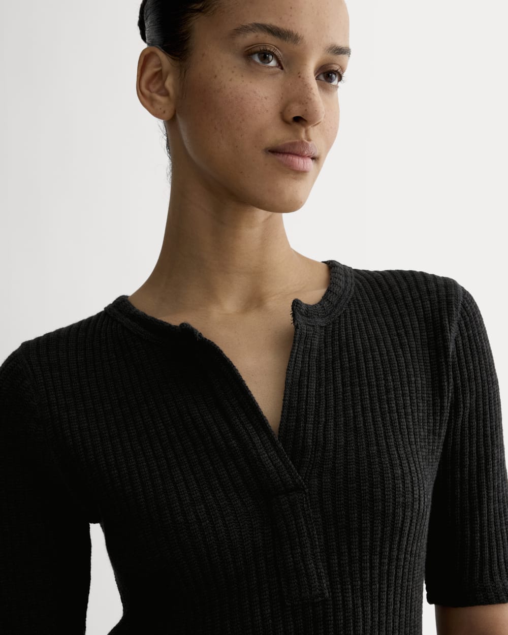 The Rib-Knit Short-Sleeve Henley | Black - Image 4