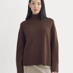 The Boxy Turtleneck in Cashmere | Dark Mahogany
