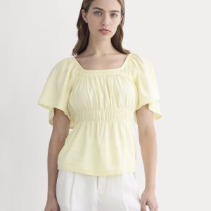 The Flutter-Sleeve Top in Stretch Linen | Light Yellow