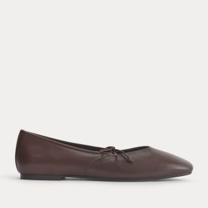 Leather Keyhole Flat | Burnt Umber