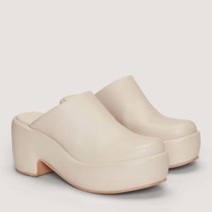 The Puffa Clog | Parchment